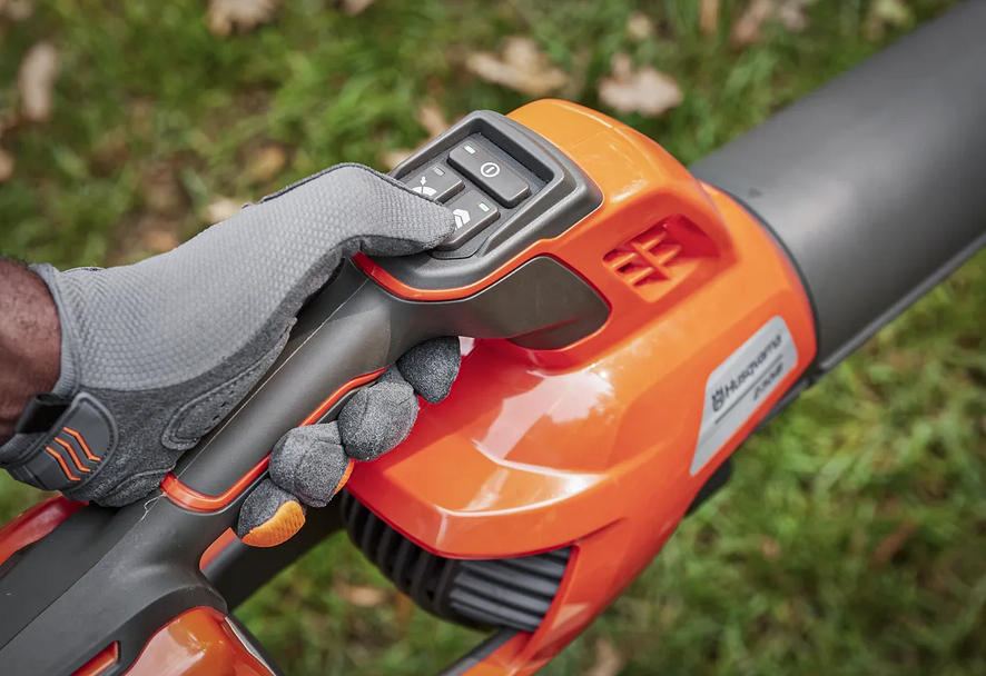 HUSQVARNA Akku-Laubbläser 230i B | SET 